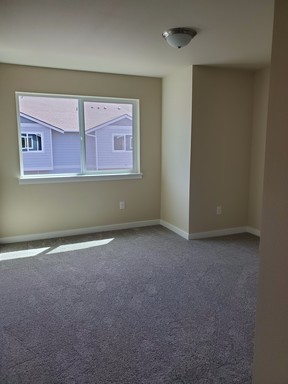 4 beds, 2.5 baths, 1,800 sqft, $2,300, Unit B