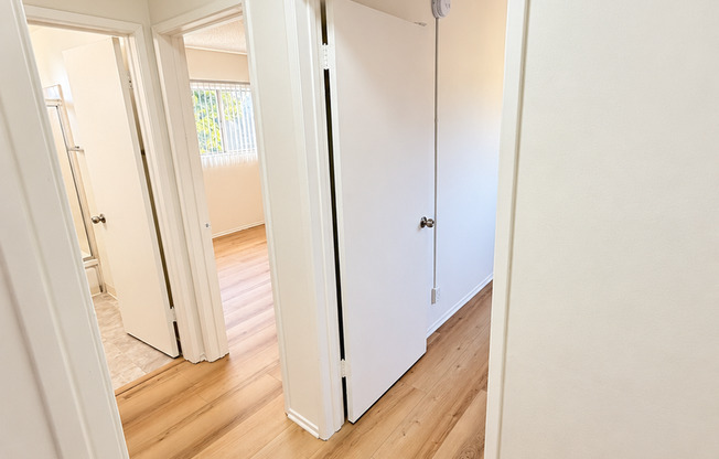 2 beds, 1 bath, 950 sqft, $2,295, Unit 39