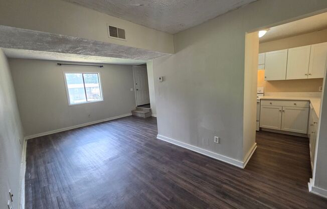 Cozy 2 Bed/ 1 Bath Two Story Townhome - Remodeled Kitchen - Close to Bellingham Park - Water/Trash Included in the Rent