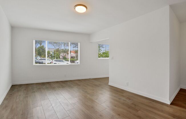 10900 Santa Monica Blvd, prime Westwood!