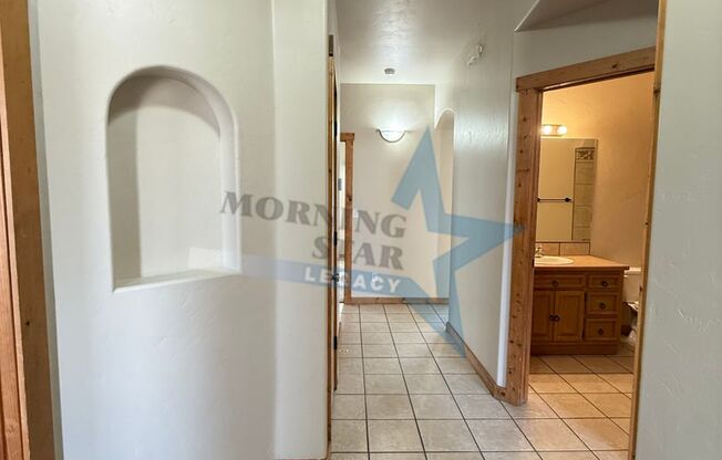 Southwestern Beauty - Excellent location!