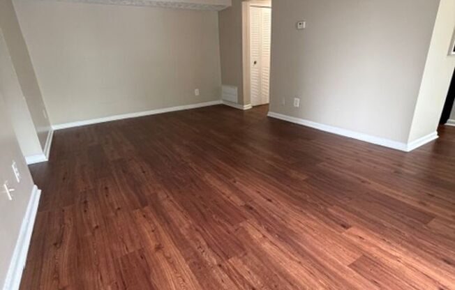 2 beds, 1 bath, 800 sqft, $1,135, Unit 7101M