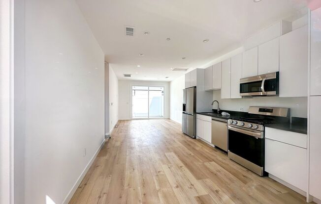 Two bedroom and one bath House in the heart of Winnetka