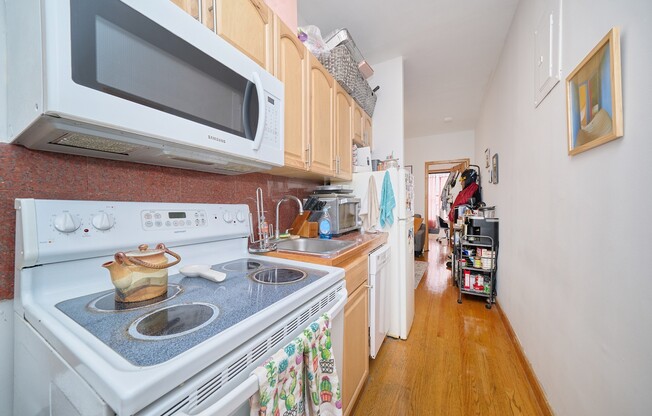 2 beds, 1 bath, $3,800, Unit 5A