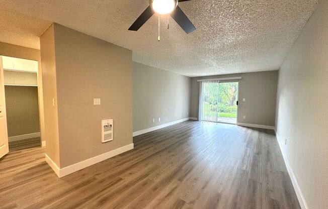 2 beds, 1 bath, 803 sqft, $1,595, Unit 89