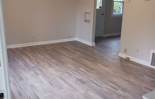 Newly Remodeled 4 bed 1 bath in Pleasant Ridge