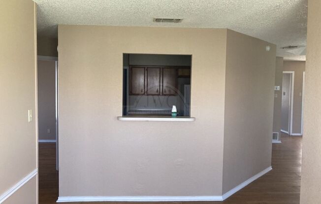 3 beds, 2 baths, $1,250