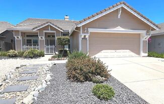 Beautiful Clean 3 Bedroom 2 Bath 1451 Sqft. Elk Grove Home for Rent