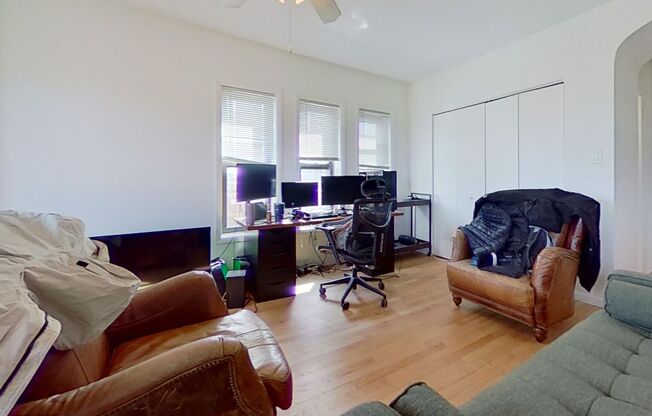 601 W. Deming Pl
