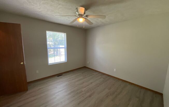 3 beds, 1 bath, $1,150