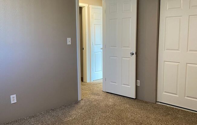 2 beds, 1 bath, 830 sqft, $1,220, Unit J-230