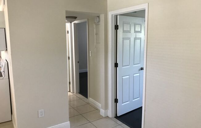 2 beds, 1 bath, 700 sqft, $1,300, Unit OCWK08