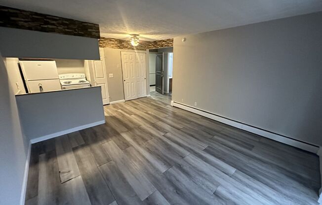 1 bed, 1 bath, 560 sqft, $825, Unit 611-15