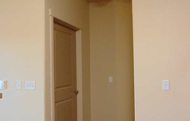 1 bed, 1 bath, 730 sqft, $1,275, Unit Unit # 122