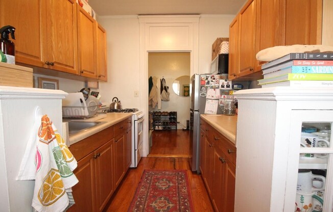 Studio, 1 bath, 550 sqft, $2,200, Unit 44