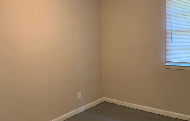 2 beds, 1 bath, $1,000