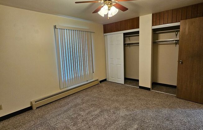2 beds, 1 bath, 970 sqft, $1,249, Unit FB   2252