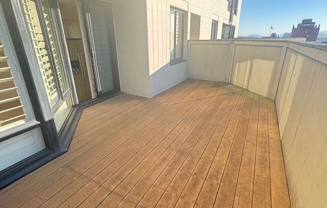 Beautiful Modern Nob Hill 1BR w/ Private Patio, Laundry In Building, Fitness Room, Heated Pool, Parking Option and More |  La Galleria Condominium
