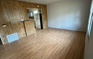 2 beds, 1 bath, $715