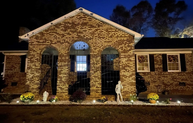 1240 SHADY OAK TRL