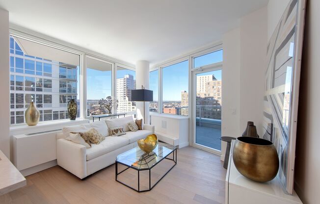 1 bed, 1 bath, $2,888, Unit 16J