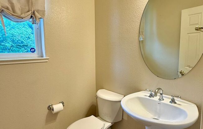 COMING SOON! | $3,700 / 3BR GORGEOUS CENTRAL FREMONT TOWNHOME IN PARKMONT