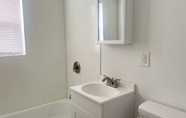 2 beds, 1 bath, 750 sqft, $1,650, Unit 5250-14