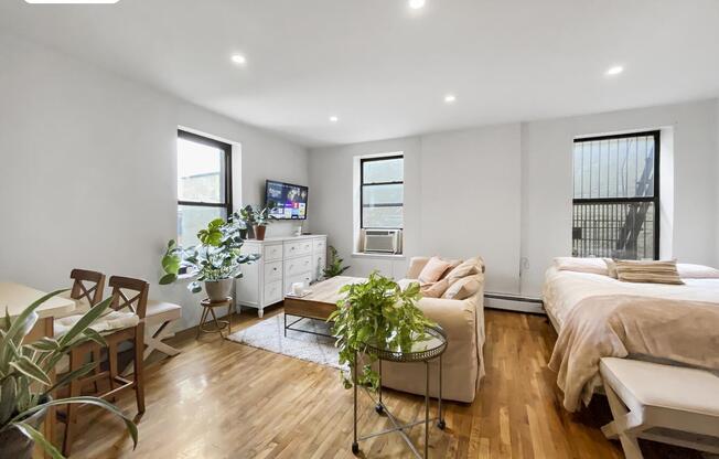 200 W 123 ST