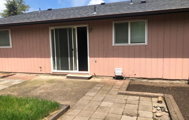 Freshly updated 2 bedroom 1 bathroom duplex with garage!