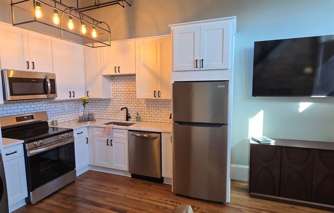 2 beds, 1 bath, 600 sqft, $1,295, Unit Available Now 208