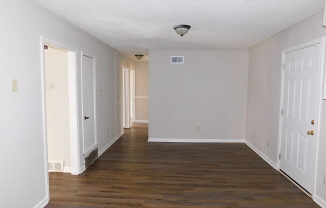 3 beds, 1 bath, $1,250