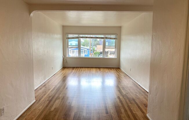 REFRESHED Craftmans Style Upstairs One Bedroom Home! Newly Refreshed!