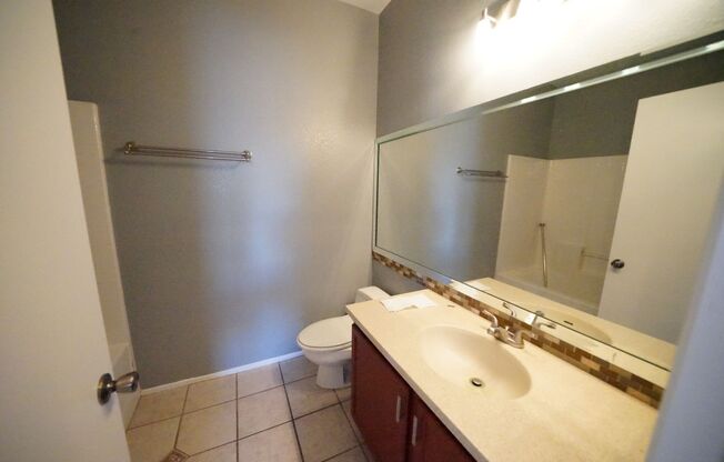 2 beds, 2 baths, $1,495, Unit Bldg #13 -Las Vegas-