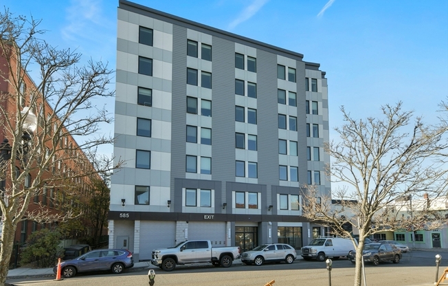 Studio, 1 bath, $1,575, Unit 519