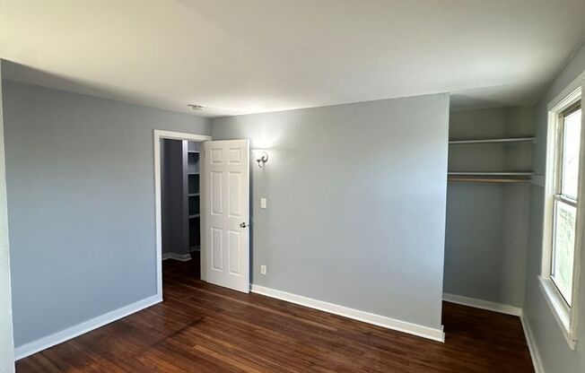 2 beds, 1 bath, $1,100, Unit 109