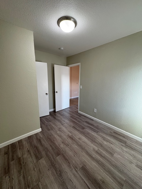 2567 FOOTHILL BLVD