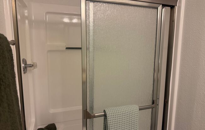 2 beds, 2 baths, 850 sqft, $3,100, Unit 807-01