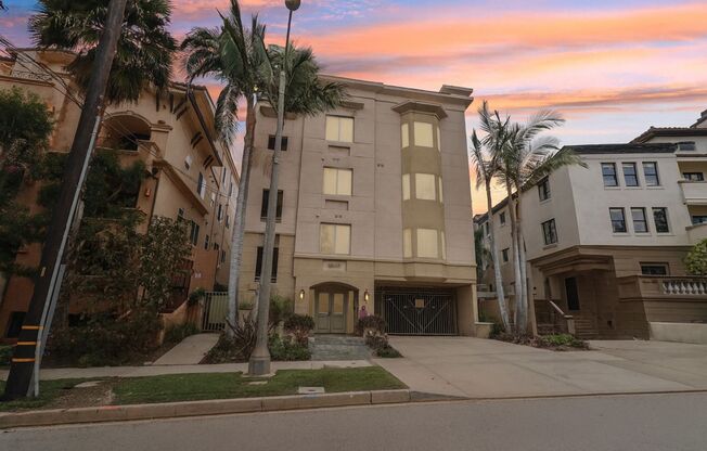 16117 Sunset Blvd