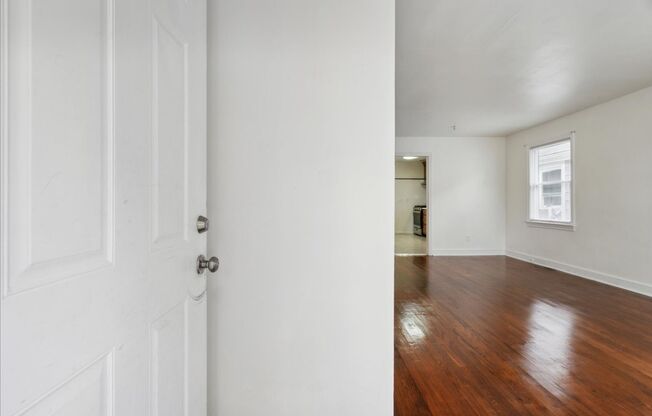 2 beds, 1 bath, $1,550