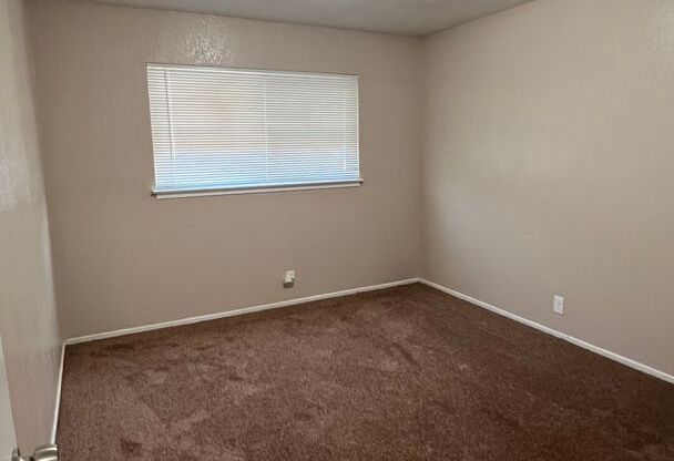 2 beds, 1 bath, $2,200