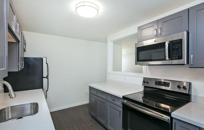 1 bed, 1 bath, 736 sqft, $1,895, Unit 3555 - 221
