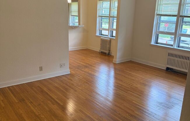 2 beds, 1 bath, 753 sqft, $1,409, Unit 208