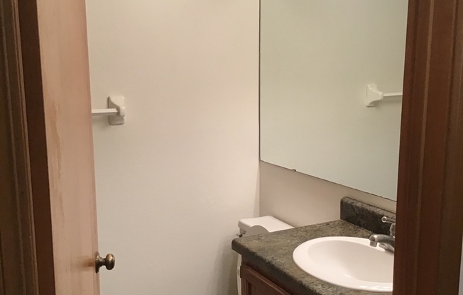2 beds, 1 bath, 950 sqft, $1,750, Unit 7601RA
