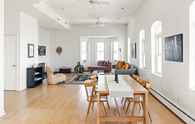 2 beds, 2 baths, $3,300, Unit 8