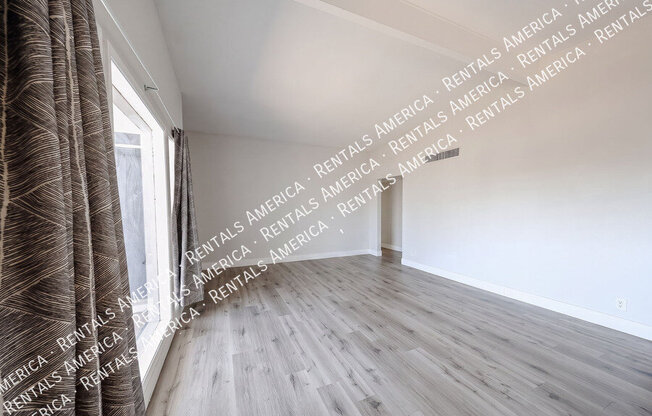 2110 W GREENBRIAR DR