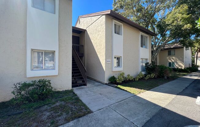 2 beds, 1 bath, $1,650