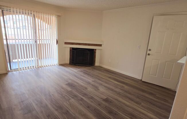 **COZY CONDO**