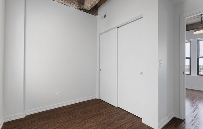 2 beds, 1 bath, 451 sqft, $2,500, Unit 1211