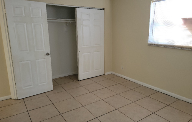7311 NW 37 ST