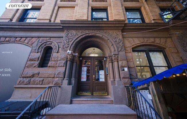 77 W 68 ST